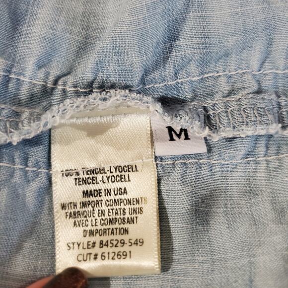 Bella Dahl Fray Hem Button Tencel Light Wash Denim Shirt Size M Roll Tab Sleeve - Picture 10 of 13
